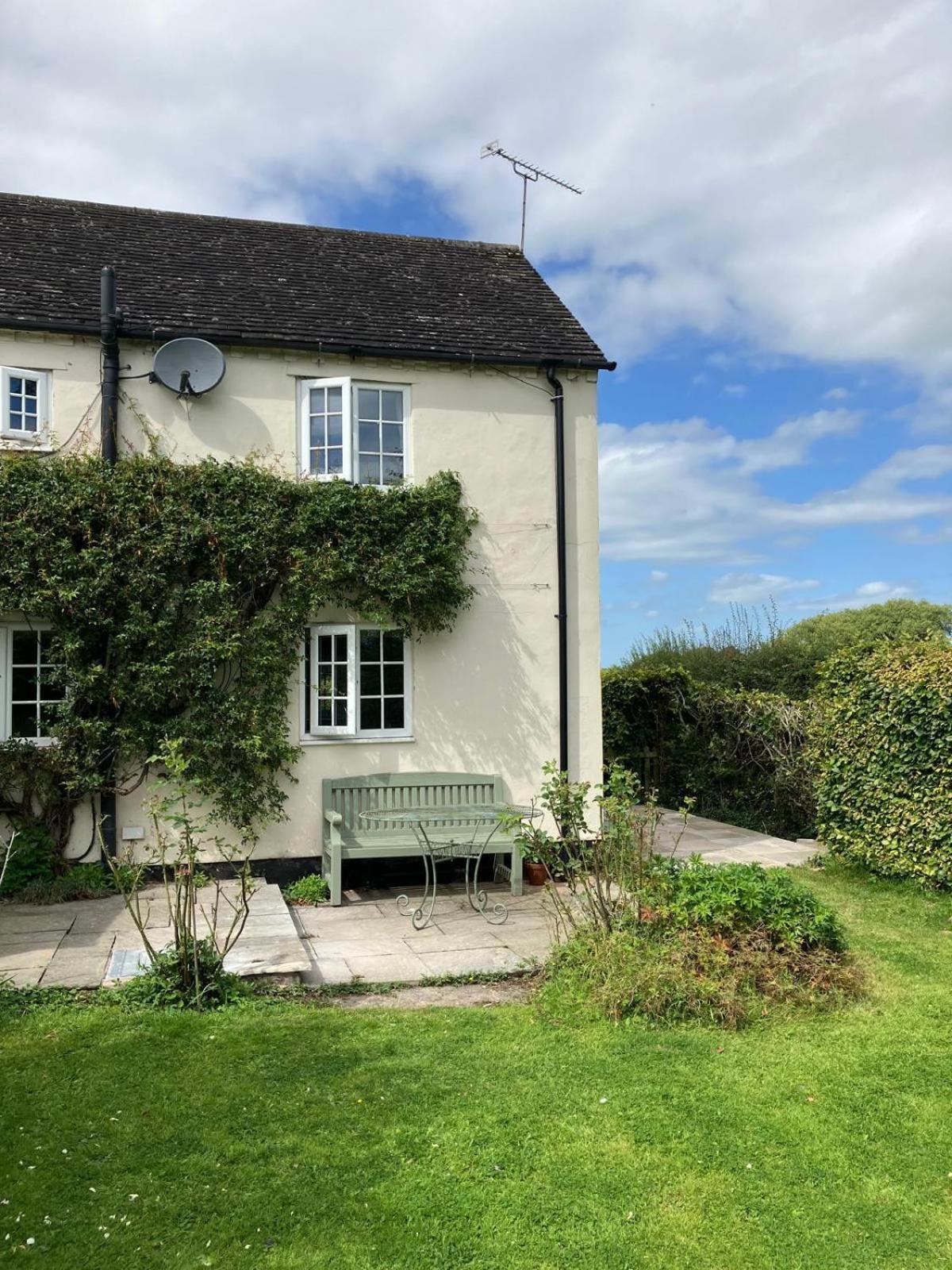 Mulsford Cottage Malpas  Rum bild